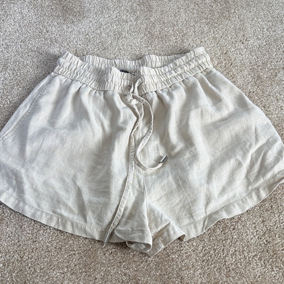 Zara Women's Cream Elastic Waist Shorts - Picture 1 of 3